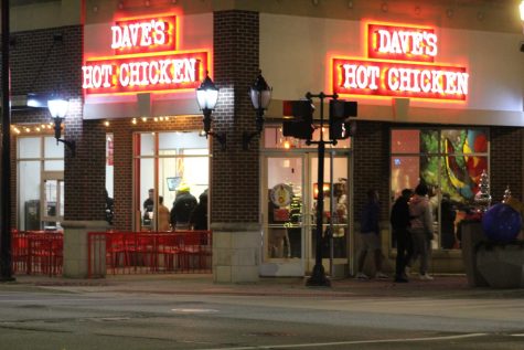 The line outside Dave’s Hot Chicken as the restaurant reaches its closing hour on Nov. 22, 2021.